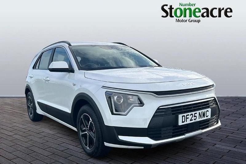 White New 2025 Kia Niro SUV | £24,995 (Super price) - Image 1/1