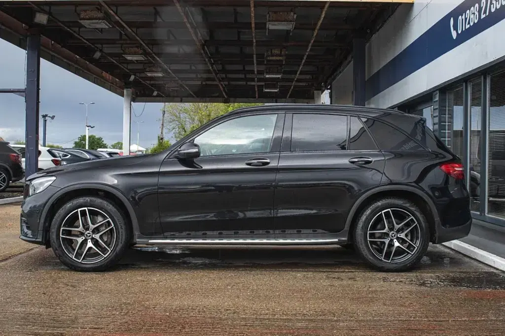 Usado Mercedes GLC250 AMG line 204 HP (150 kW) 2018 Preto SUV