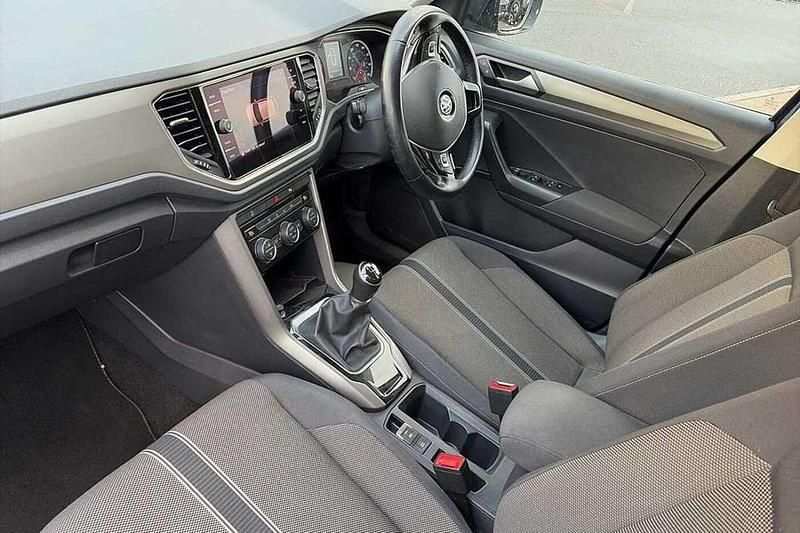 Used VW T-Roc SE 115 HP (84 kW) 2020 Blue SUV