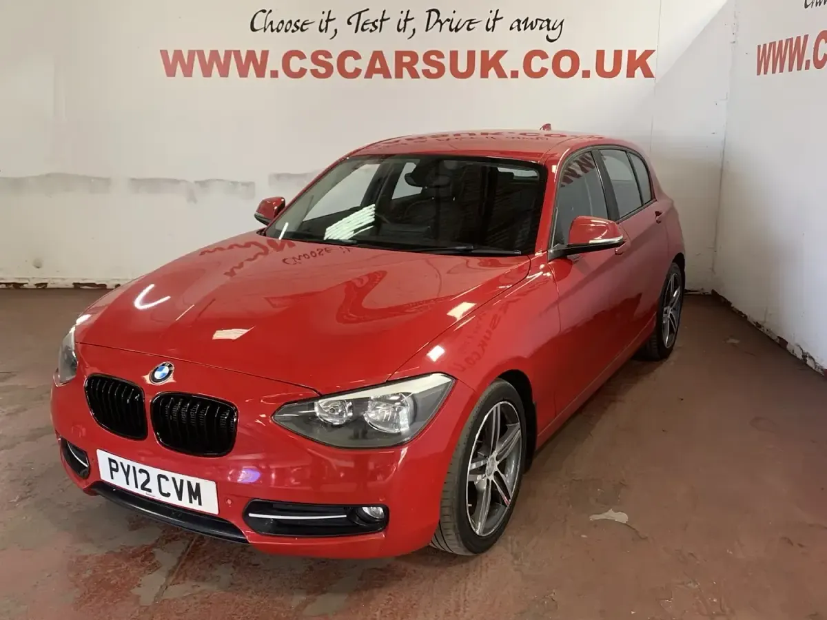 Used BMW 118 Sport Line 2012 Red Hatchback