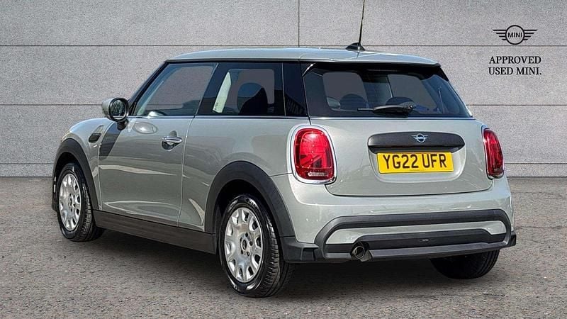 Usado Mini ONE Classic 101 CV (74 kW) 2022 Gris Utilitario