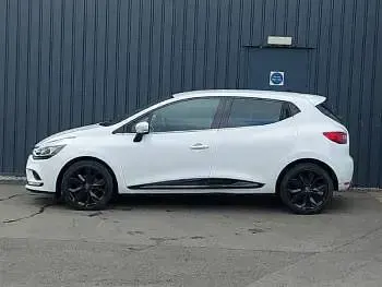 Used Renault Clio Iconic 90 HP (66 kW) 2019 White Hatchback