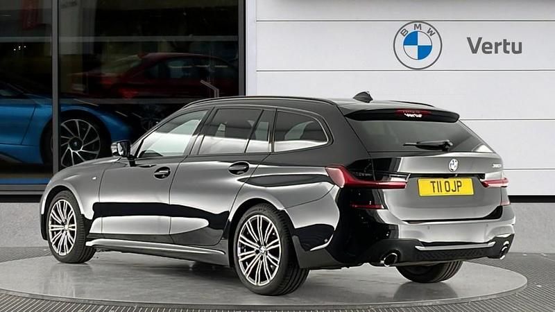 Begagnad BMW 320 M Sport 184 HK (135 kW) 2021 Svart Kombi