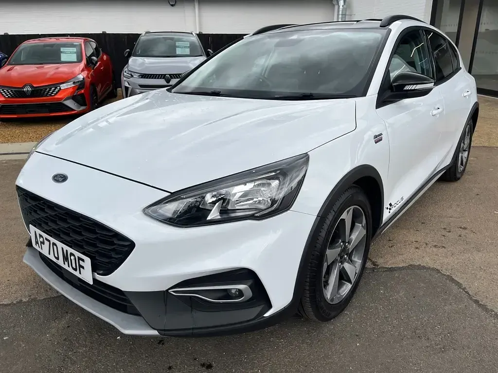 Used Ford Focus Active 2020 White Hatchback