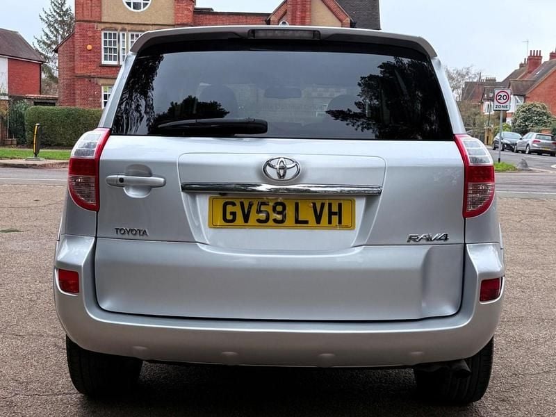 Usado Toyota RAV4 SR 150 HP (110 kW) 2009 Prateado SUV