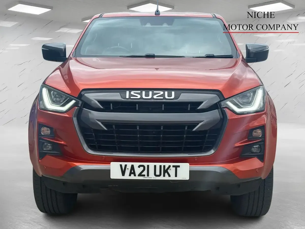 Used Isuzu D-Max 163 HP (119 kW) 2021 Orange Pickup