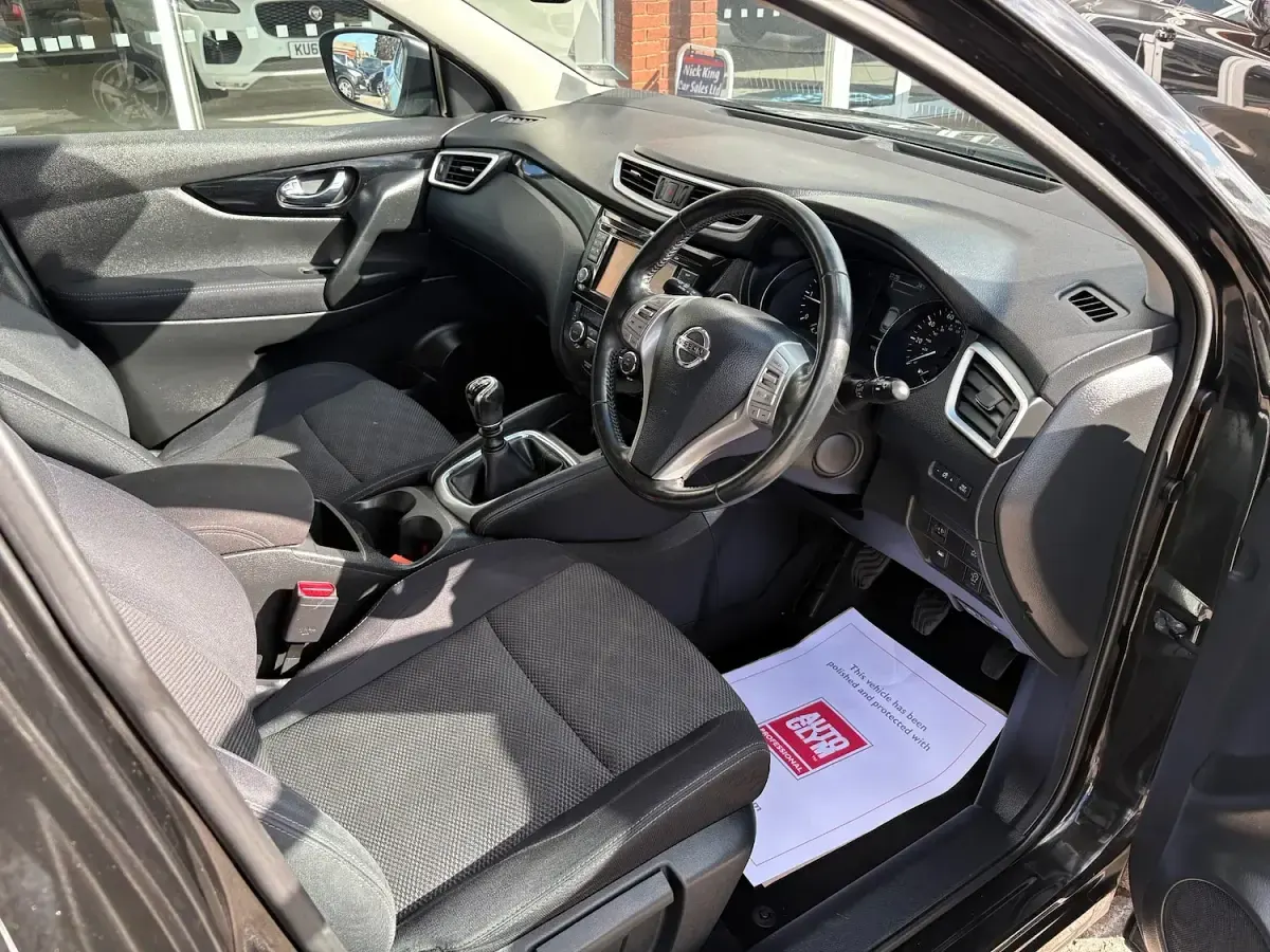 Used Nissan Qashqai N-TEC 110 HP (80 kW) 2015 Black SUV