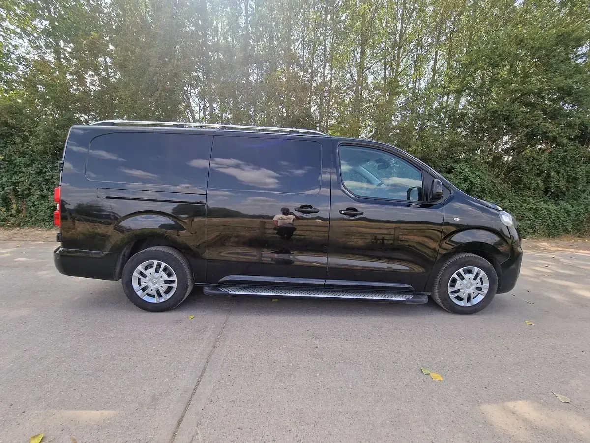 Used Vauxhall Vivaro Sportive 120 HP (88 kW) 2021 Black MPV