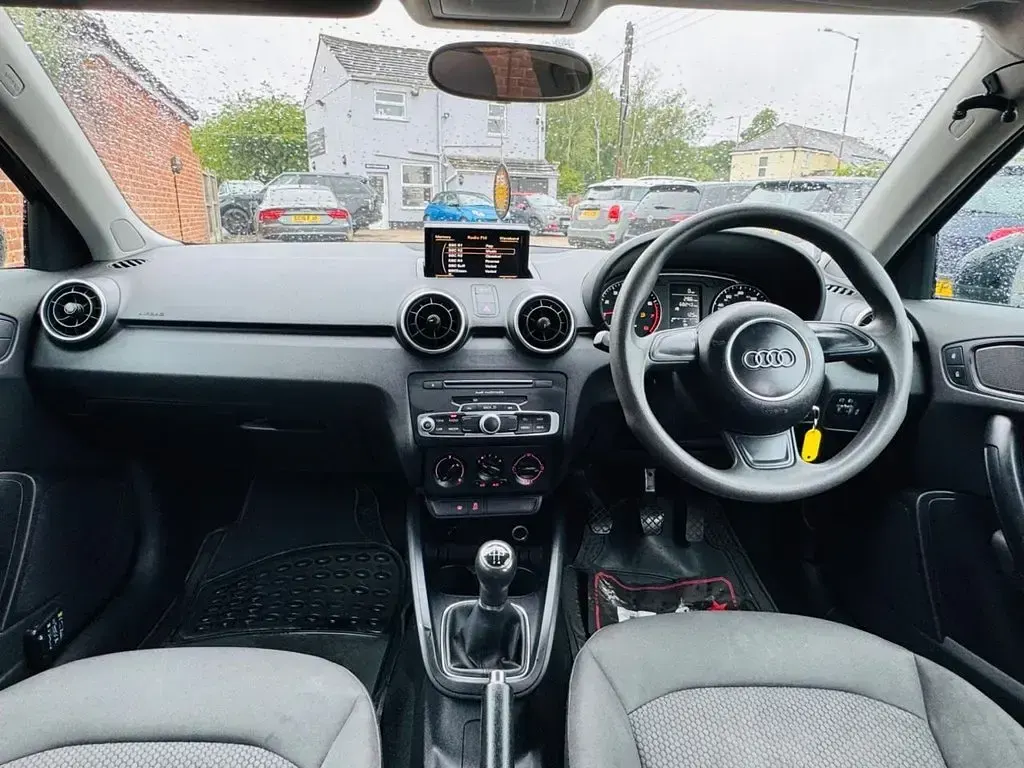 Used Audi A1 Sportback 95 HP (69 kW) 2016 Black Hatchback