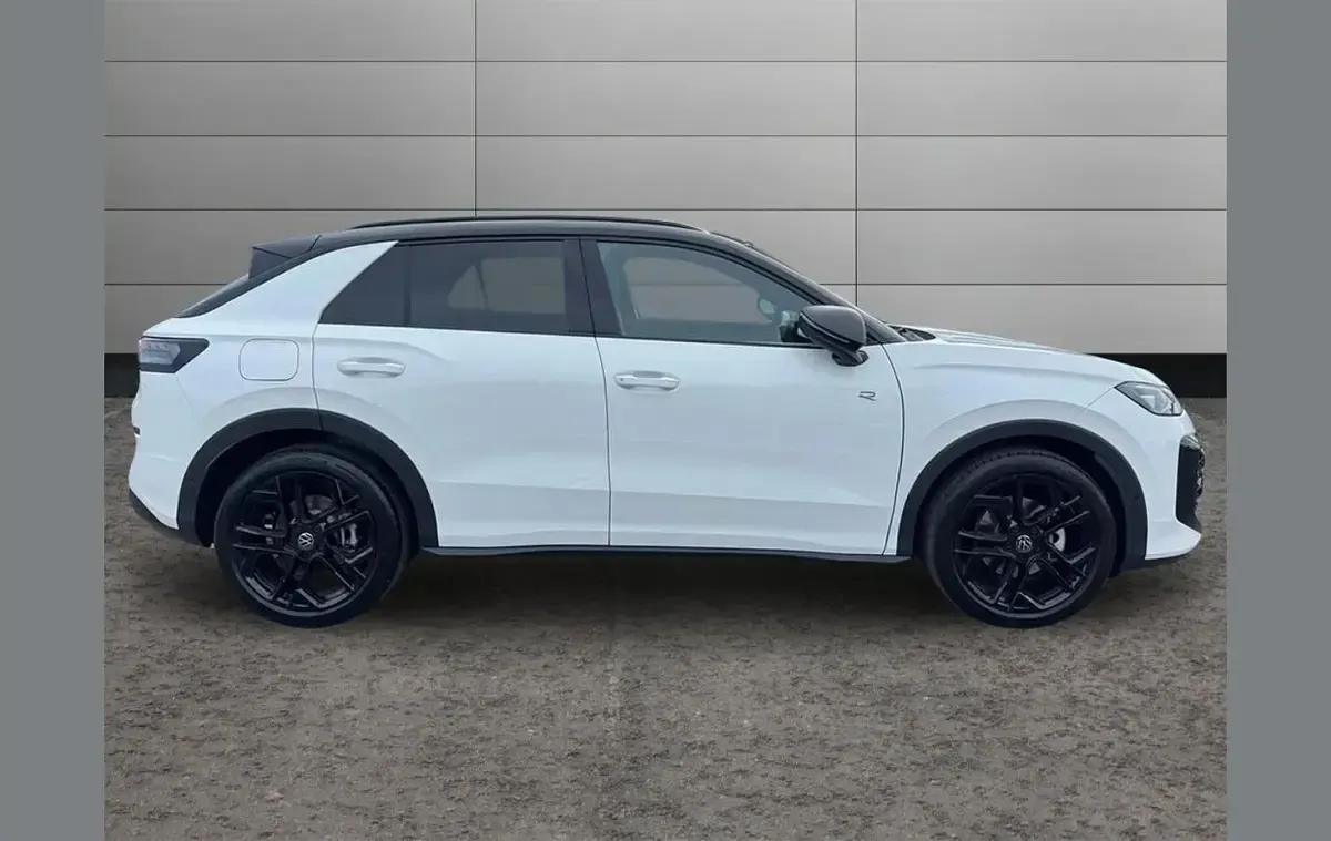 Used VW T-Roc R-line 150 HP (110 kW) 2026 White SUV