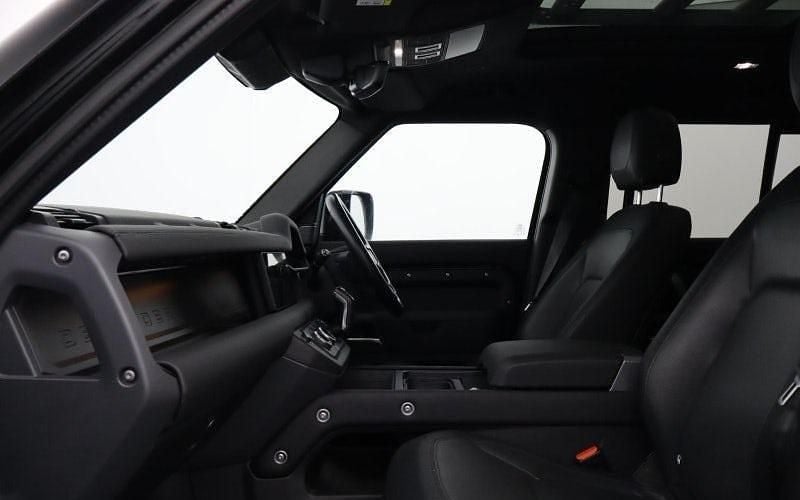 Used Land Rover Defender SE Dynamic 249 HP (183 kW) 2025 SUV