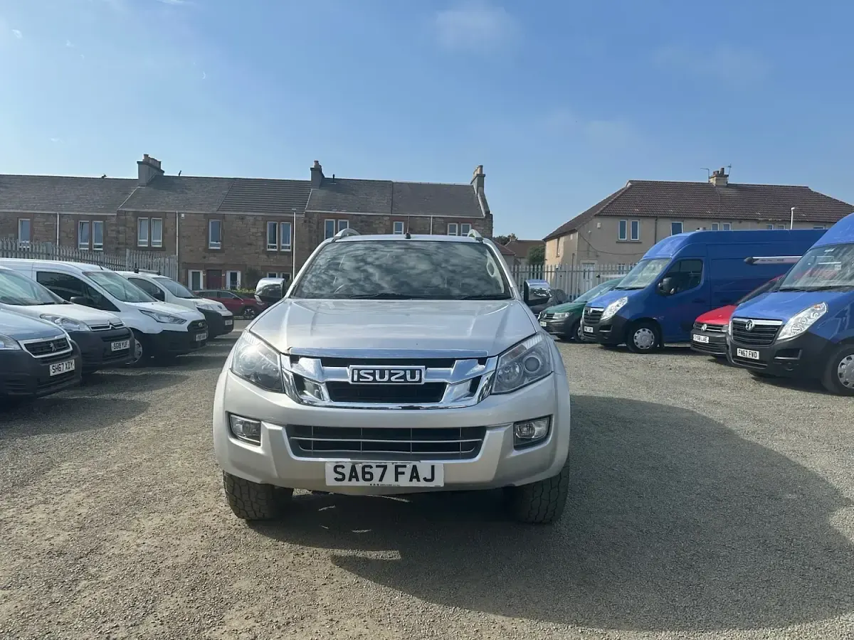 Used Isuzu D-Max 2017 Silver Pickup