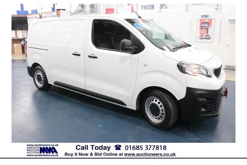 White Used 2018 Peugeot Expert S Van | £8,840 (Expensive) - Image 1/4