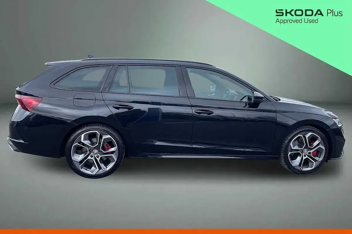 Gebraucht Skoda Octavia vRS 241 PS (177 kW) 2024 Schwarz Kombi