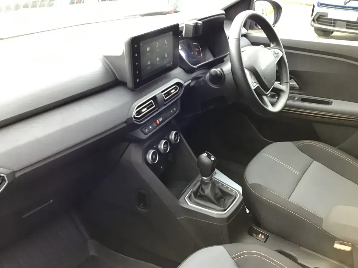 Used Dacia Jogger Extreme 141 HP (103 kW) 2024 Brown MPV