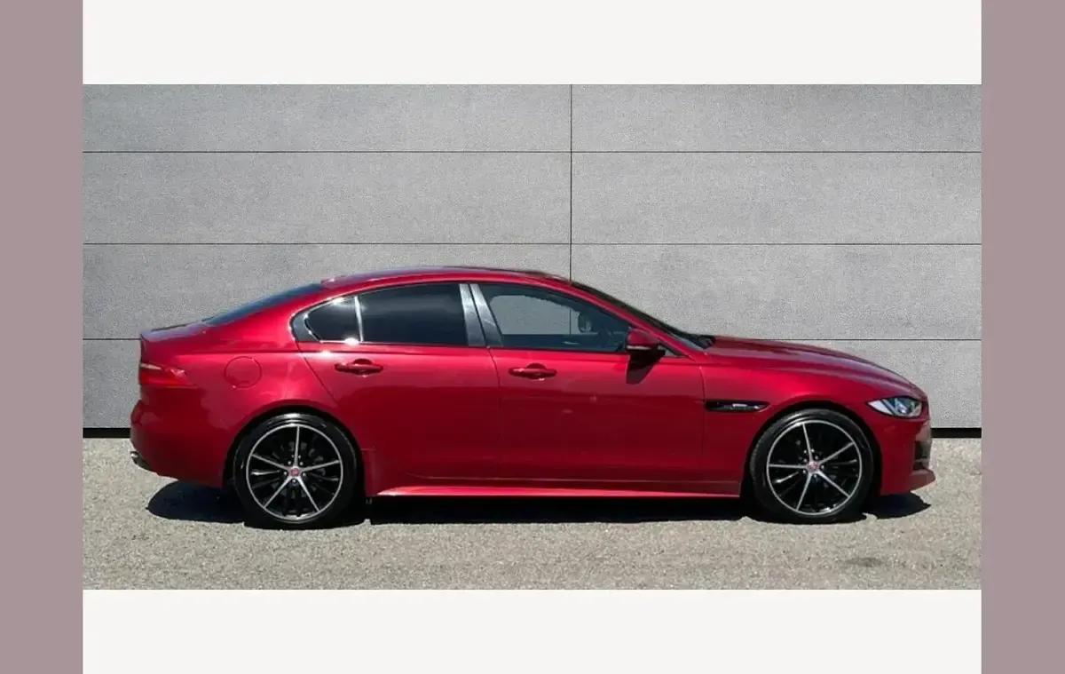 Used Jaguar XE Prestige 296 HP (217 kW) 2018 Red Sedan