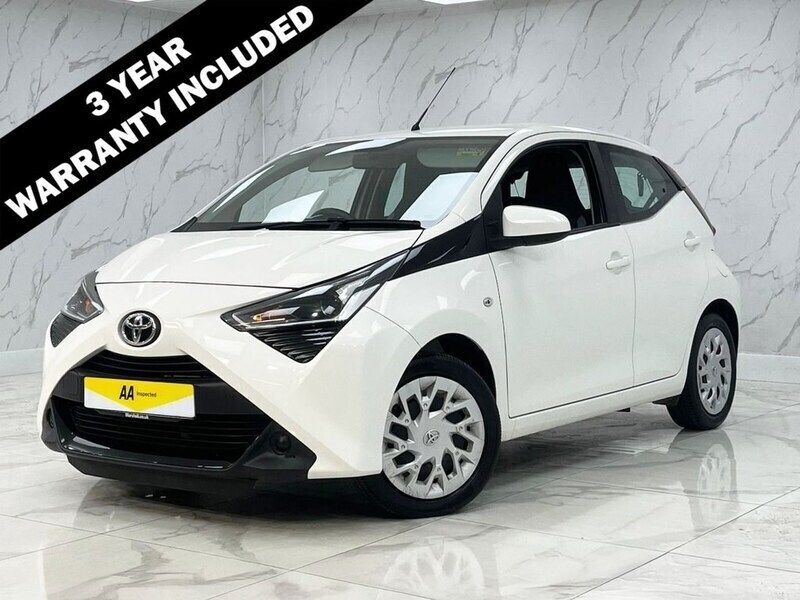 White Used 2020 Toyota Aygo X-play Hatchback | £9,295 (Fair price) - Image 1/2