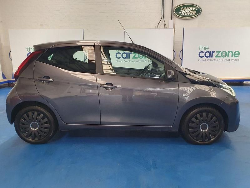 Used Toyota Aygo X-play 71 HP (52 kW) 2022 Grey Hatchback