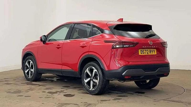 Used Nissan Qashqai N-Connecta 138 HP (101 kW) 2023 Red SUV