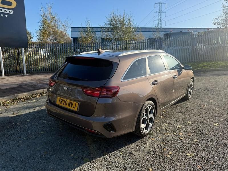 Used Kia Ceed 114 HP (83 kW) 2020 Brown Hatchback