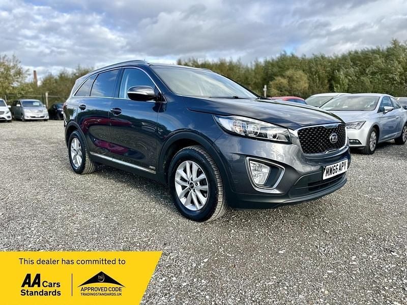 Grey Used 2016 Kia Sorento SUV | £11,995 (Fair price) - Image 1/4