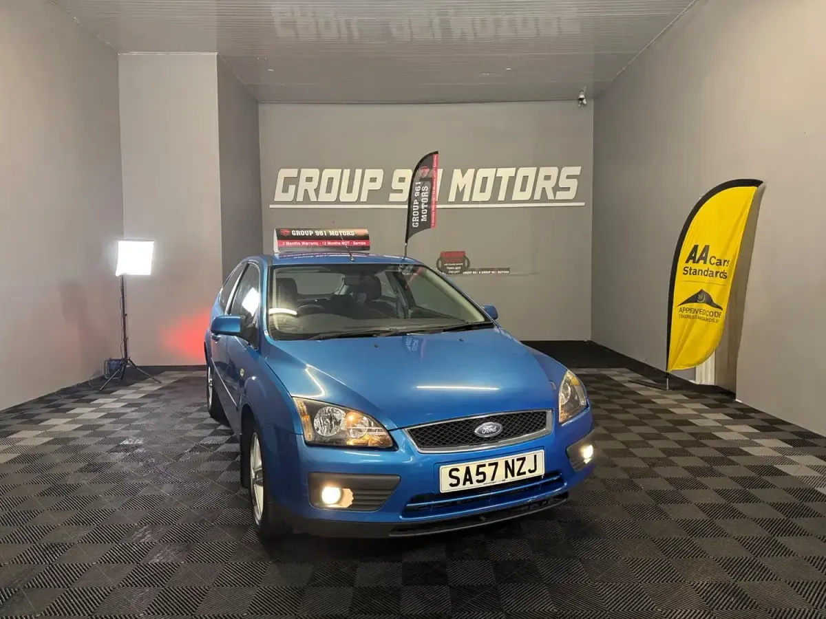 Used Ford Focus Zetec 100 HP (73 kW) 2007 Blue Hatchback