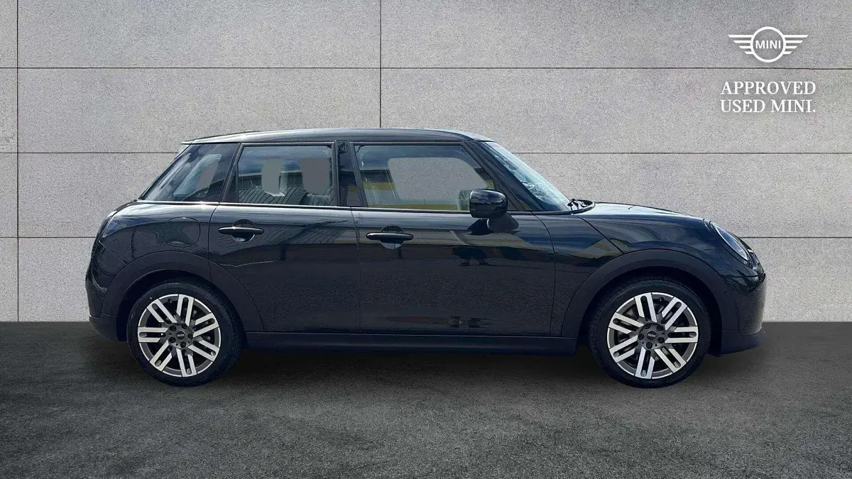 Used Mini Cooper S Hatch 201 HP (147 kW) 2024 Black Hatchback