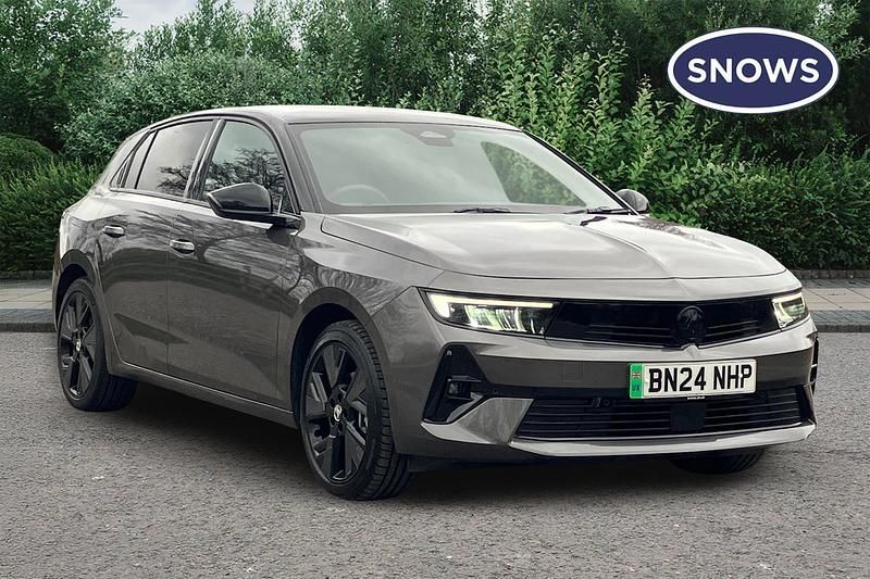 Used Vauxhall Astra 114 kW (156 HP) 2024 Crystal silver