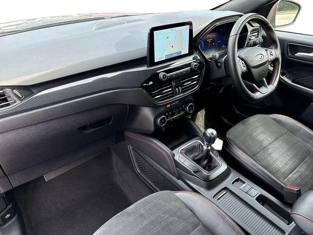 Used Ford Kuga ST-Line 150 HP (110 kW) 2023 Silver SUV