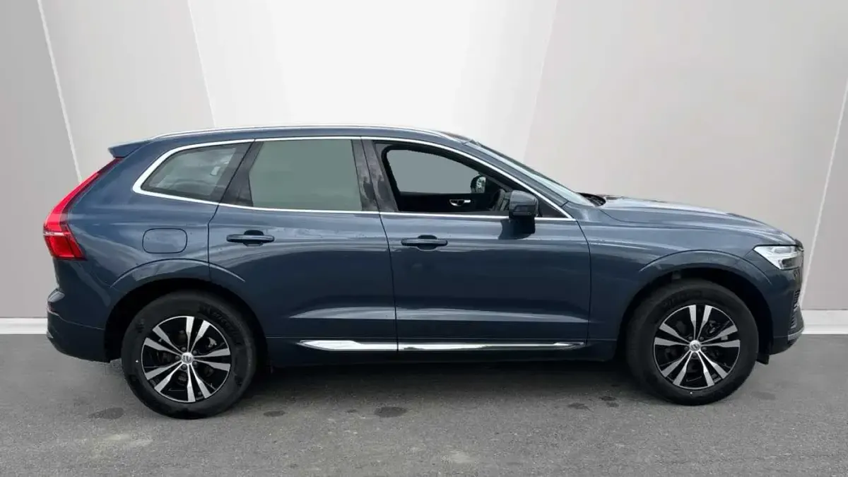 Used Volvo XC60 Core 350 HP (257 kW) 2023 Blue SUV