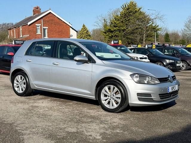 Used VW Golf VII SE 105 HP (77 kW) 2014 Silver Hatchback