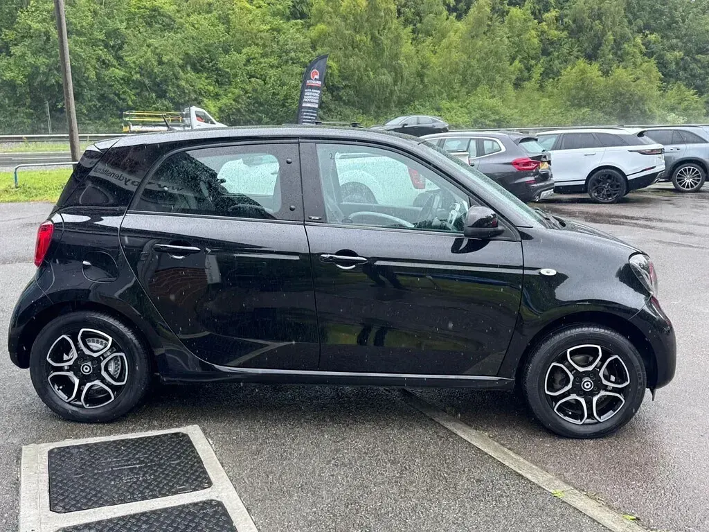 Used Smart ForFour Premium 71 HP (52 kW) 2015 Black Hatchback