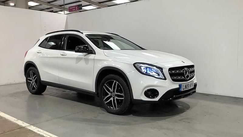 White Used 2019 Mercedes GLA180 Urban SUV | £14,798 (Fair price) - Image 1/4