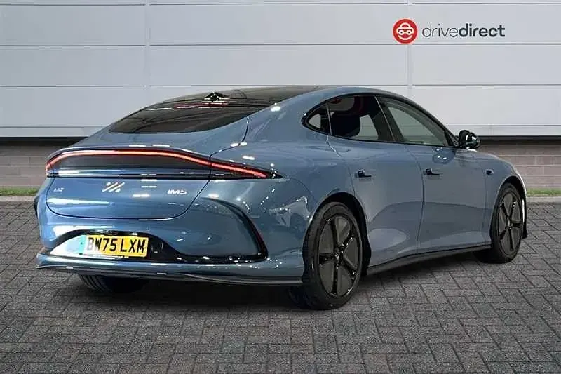Usado MG IM5 300 kW (408 HP) 2026 Azul Citadino