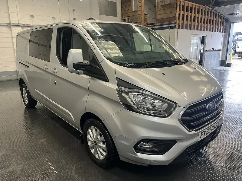 Used Ford Transit Custom Limited 130 HP (95 kW) 2023 Silver Van