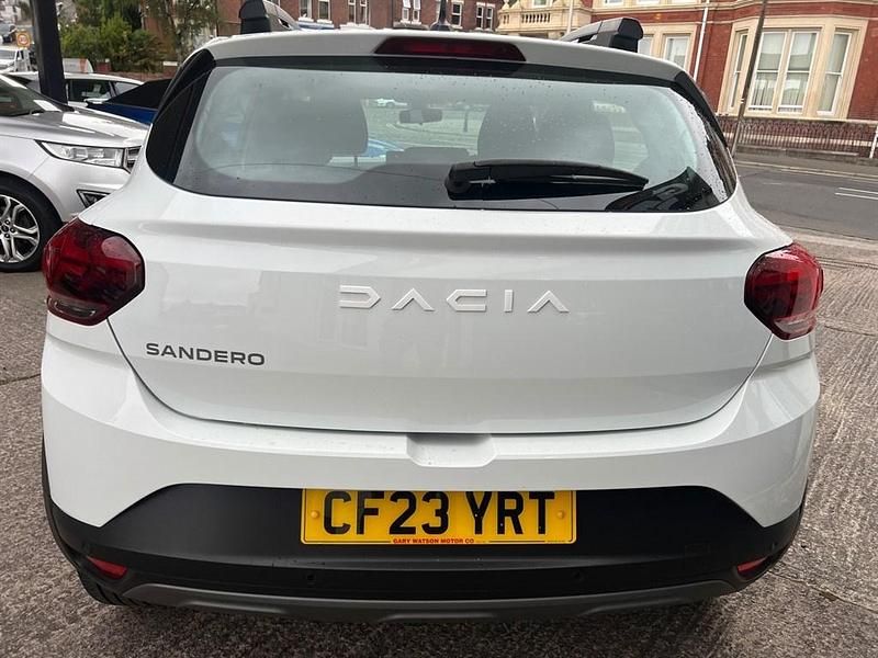 Used Dacia Sandero Expression 2023 White Hatchback