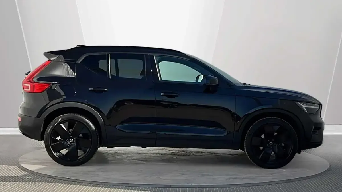 Used Volvo XC40 Plus 194 HP (142 kW) 2025 Black SUV