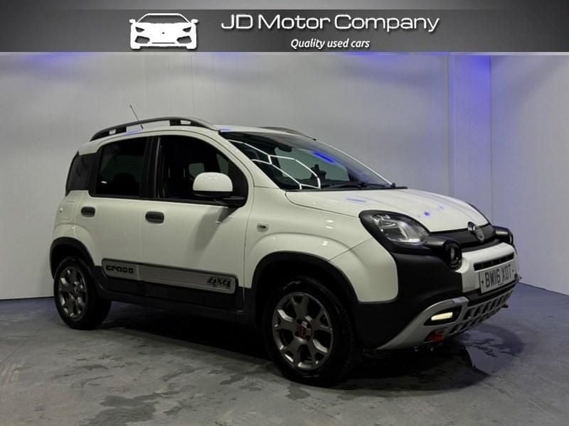 Used Fiat Panda Cross Cross 95 HP (69 kW) 2016 White Hatchback