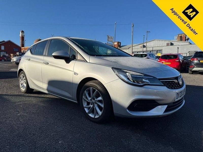 Silver Used 2020 Vauxhall Astra Business Edition Hatchback | £4,995 (Good price) - Image 1/4
