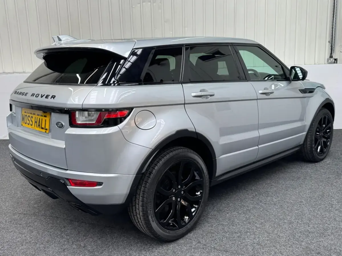 Used Land Rover Range Rover evoque HSE Dynamic 240 HP (176 kW) 2017 Silver Estate