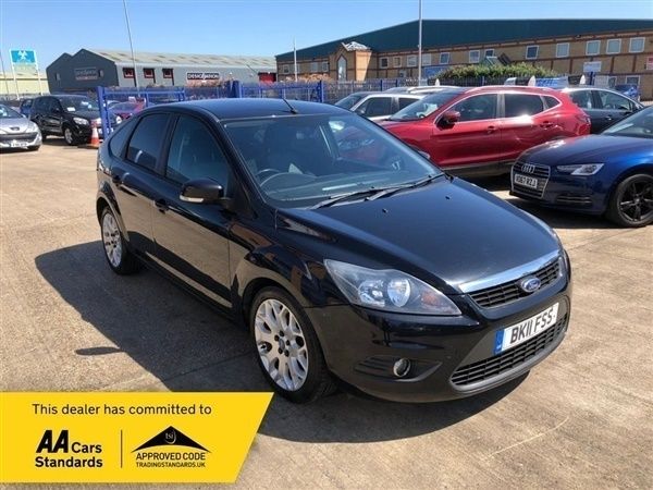 Black Used 2011 Ford Focus Zetec Hatchback | £1,957 (Good price) - Image 1/1