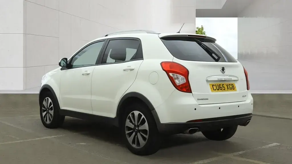 Used SsangYong Korando Limited 149 HP (109 kW) 2015 White SUV
