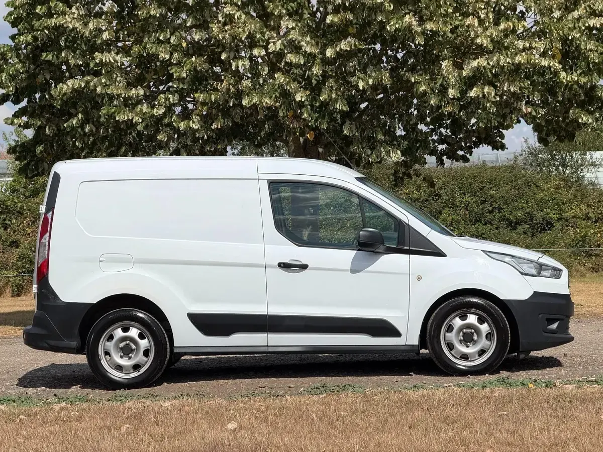 Used Ford Transit Connect 100 HP (73 kW) 2018 White MPV