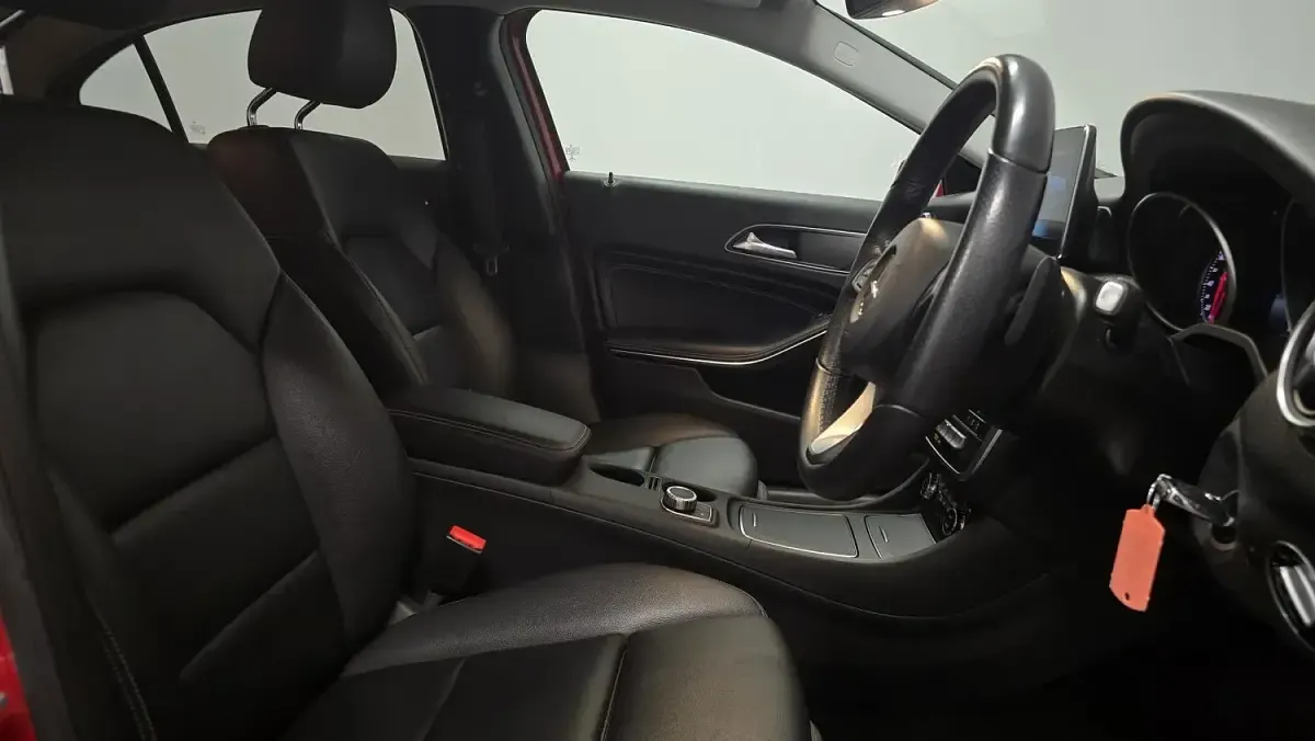 Used Mercedes A200 Premium 136 HP (100 kW) 2016 Red Hatchback