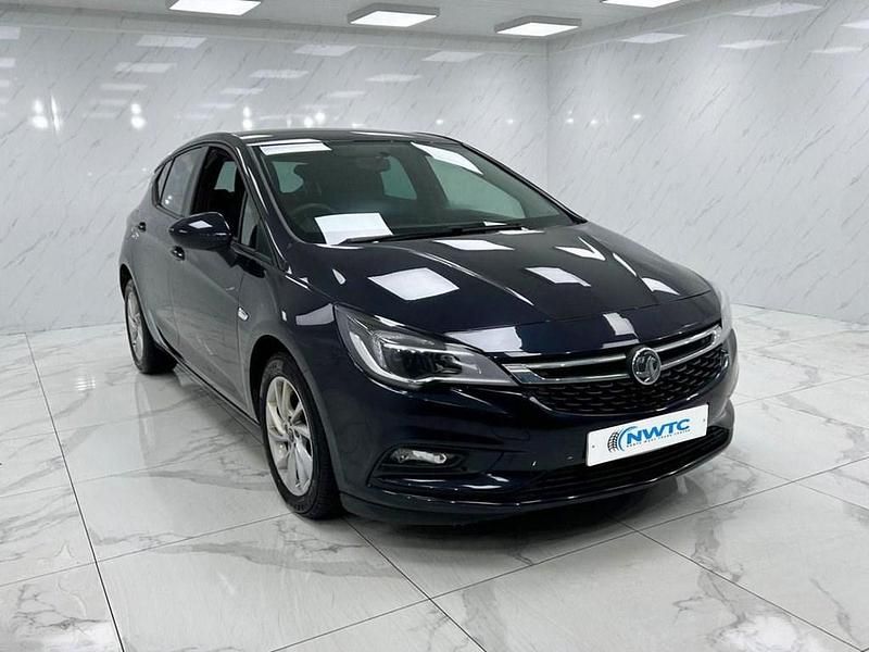 Used Vauxhall Astra Design Edition 110 HP (80 kW) 2018 Blue Hatchback