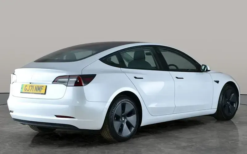 Used Tesla Model 3 Standard Range 208 kW (283 HP) 2021 White Sedan