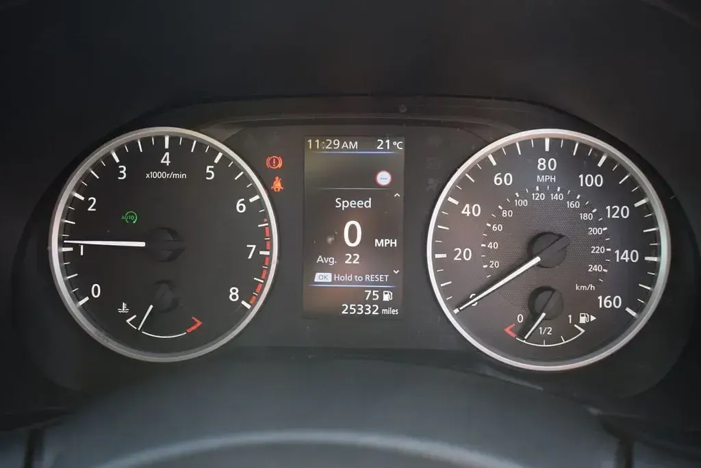 Used Nissan Juke Acenta 114 HP (83 kW) 2022 White SUV