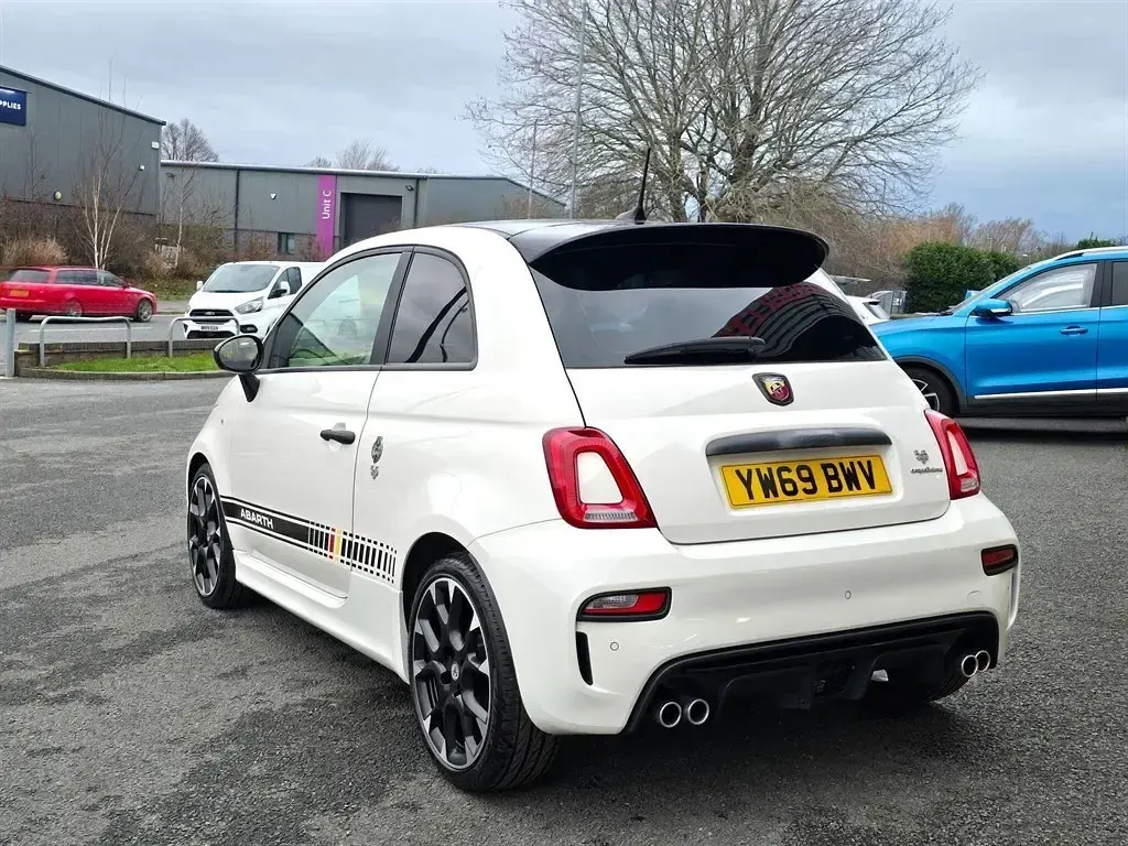 Usado Abarth 595 Competizione 180 HP (132 kW) 2020 Branco Citadino