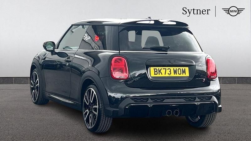 Usado Mini Cooper S Hatch 176 CV (129 kW) 2023 Negro Utilitario