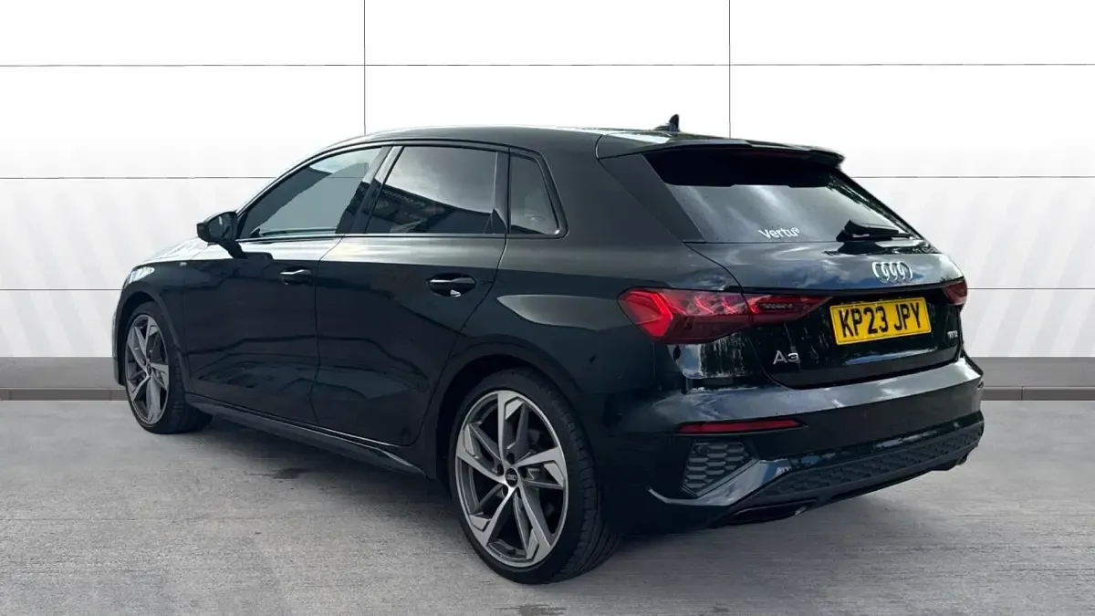 Używany Audi A3 Comfort 150 KM (110 kW) 2023 Czarny Sedan/Limuzyna
